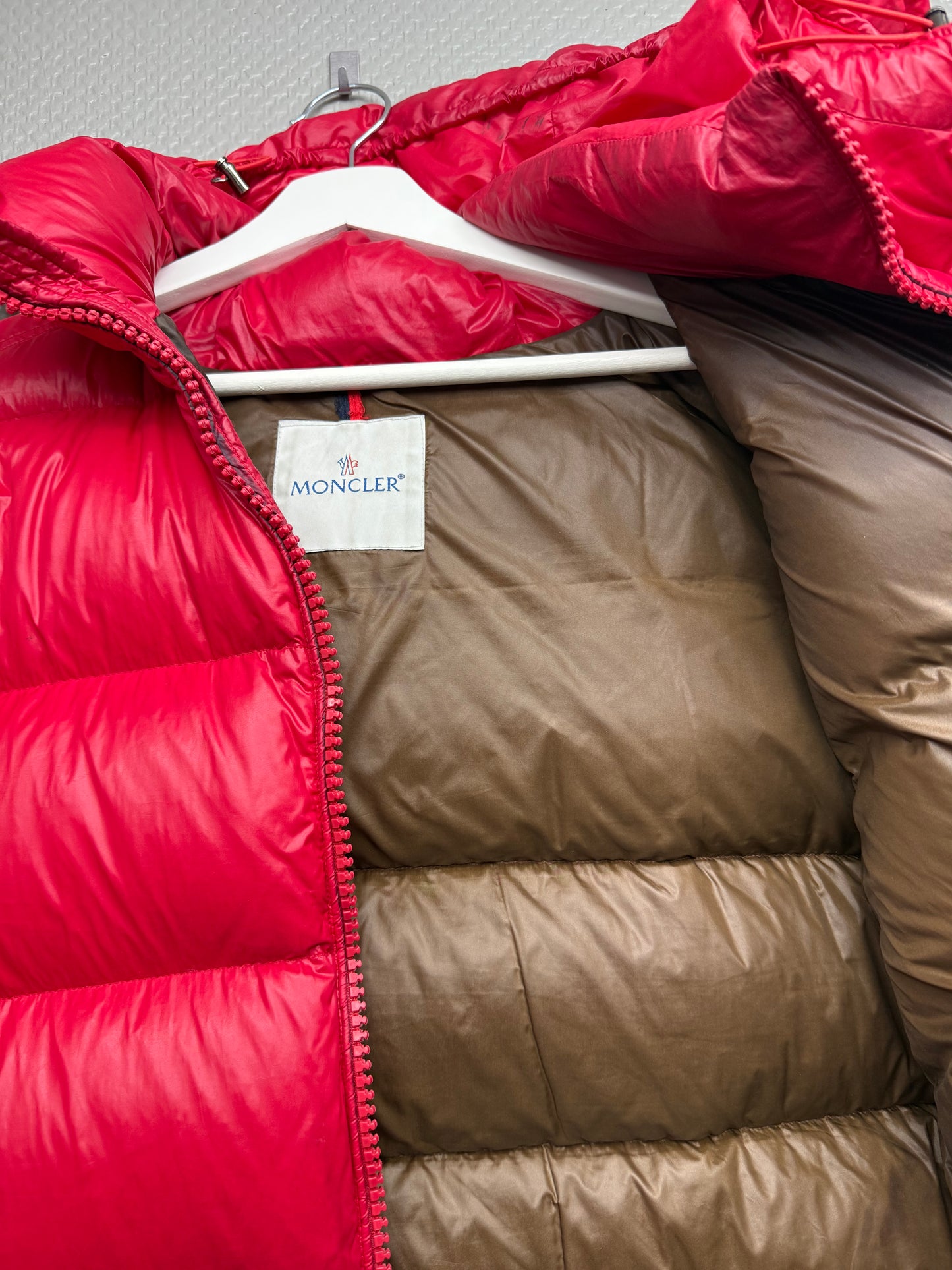 Moncler Maya Rød - FreshGarmz
