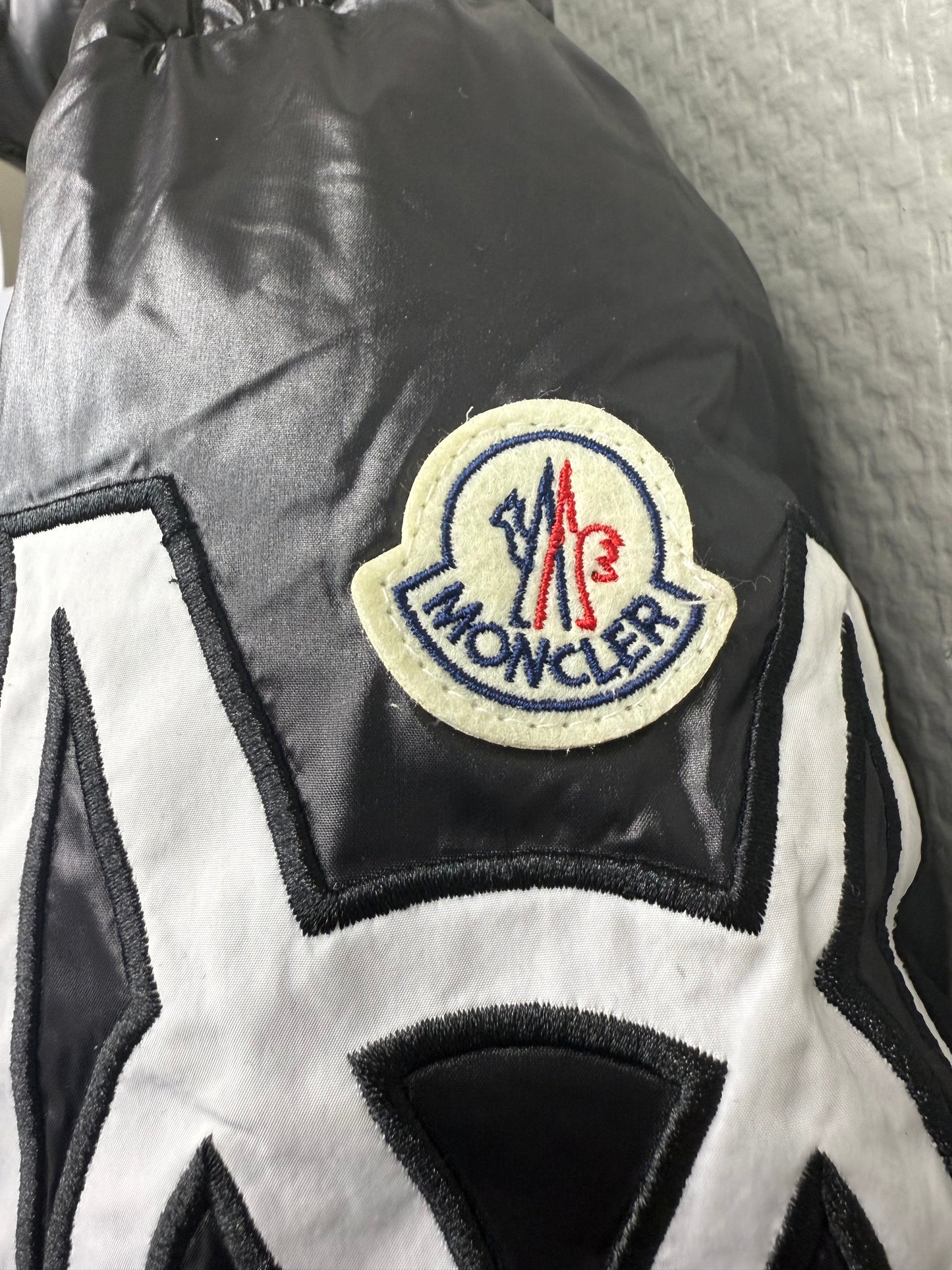 Moncler - FreshGarmz