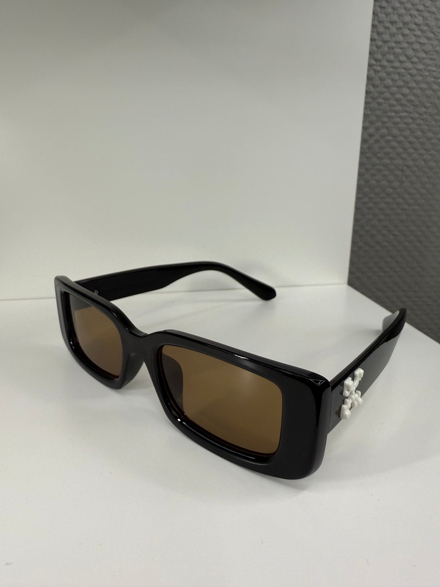 off white briller - FreshGarmz